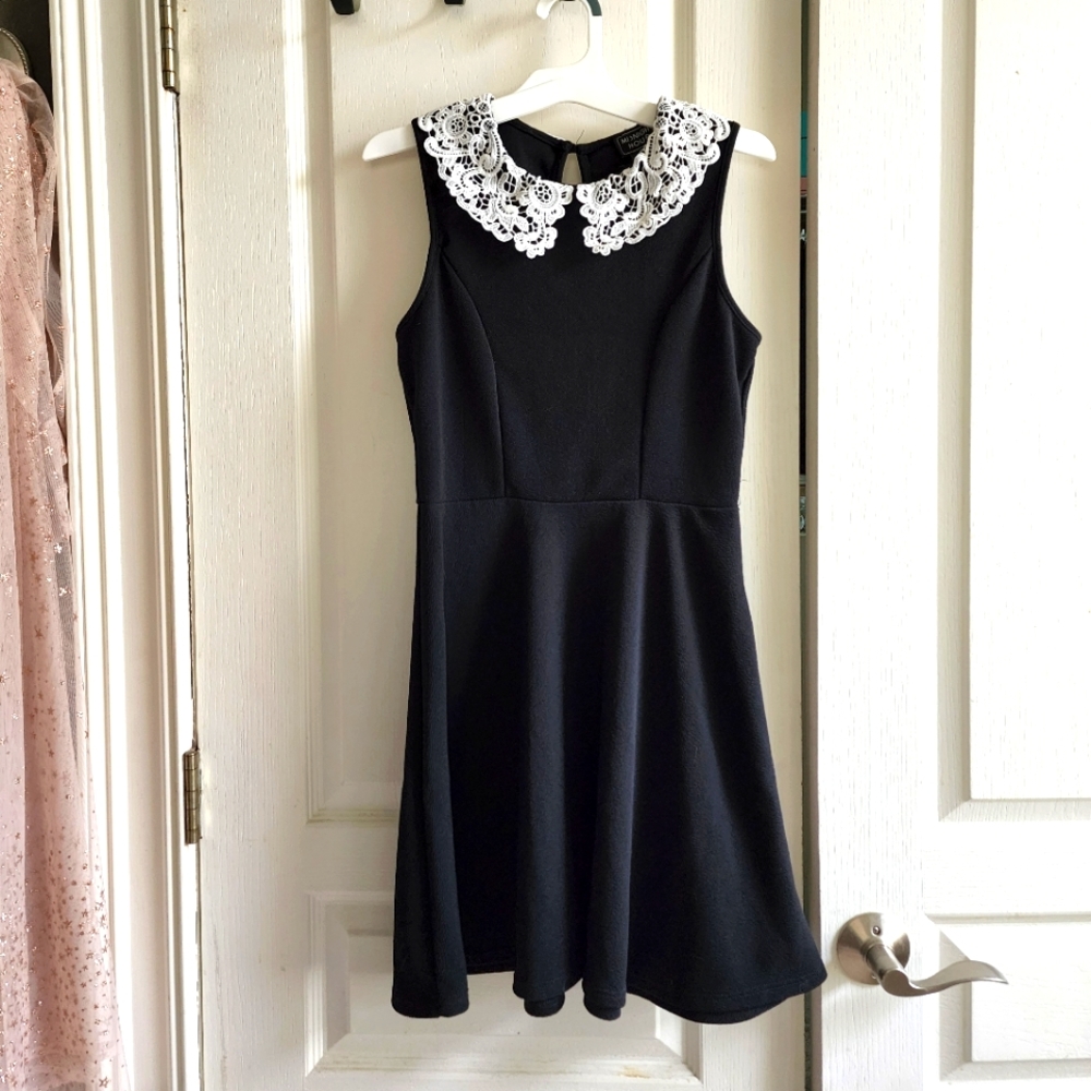 Midnight Hour casual lace collar dress